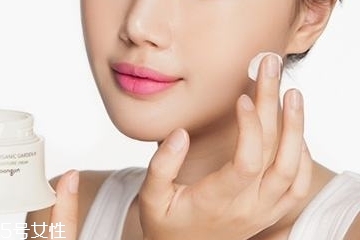 干皮為什么容易脫妝？干皮容易脫妝怎么辦？