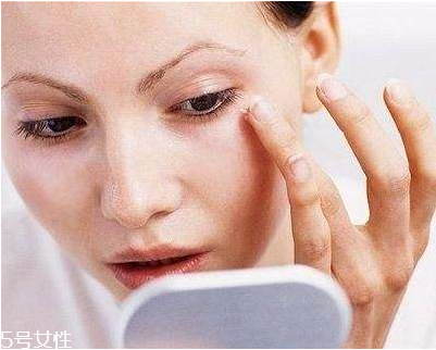 干皮為什么容易脫妝？干皮容易脫妝怎么辦？