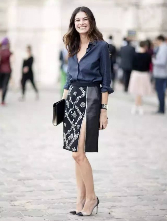 開(kāi)叉裙怎么穿 開(kāi)叉裙怎么防走光