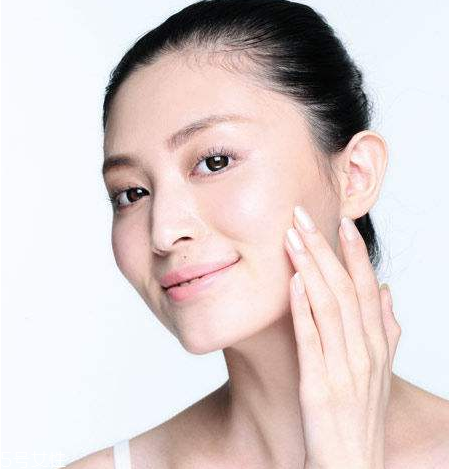 干皮可以用散粉嗎？皮膚干用什么散粉？