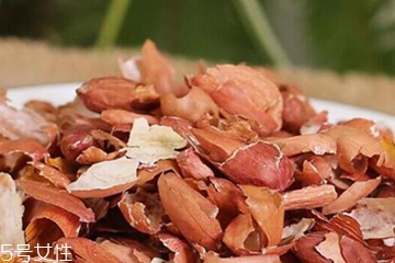 花生衣適合女生喝嗎？女生吃花生衣有什么好處？