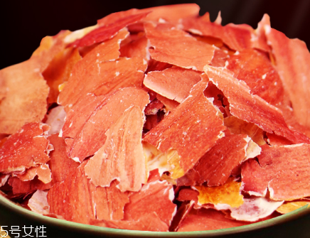 花生衣適合女生喝嗎？女生吃花生衣有什么好處？