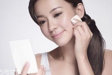 干皮可以用卸妝油嗎？卸妝油適合干皮嗎？