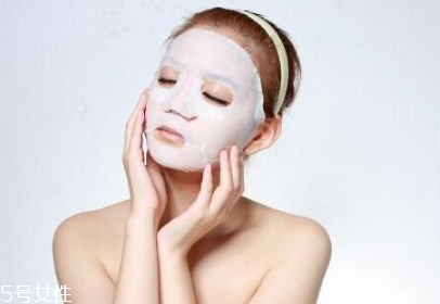 干皮臉上出油怎么辦？干性皮膚出油是為什么？