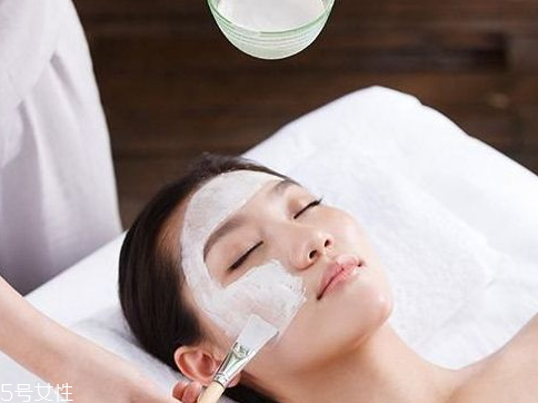 干皮臉上掉皮怎么辦？臉特別干脫皮怎么辦？