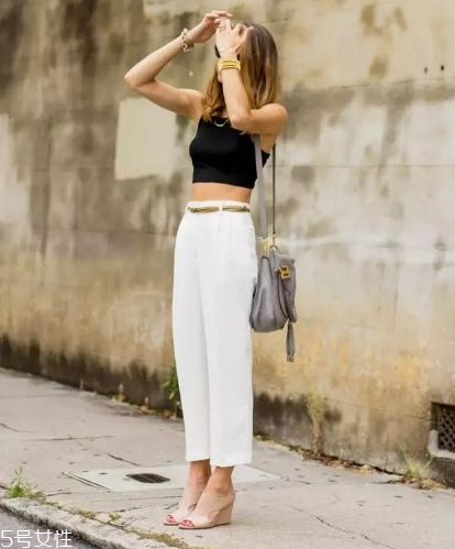 夏天闊腿褲如何搭配上衣？夏天闊腿褲搭配技巧