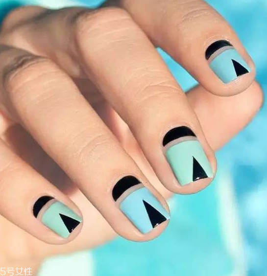 幾何圖案美甲圖片2022 永不落伍的幾何美甲 幾何圖案美甲圖片2022 永不落伍的幾何美甲