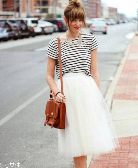 屁股大穿什么半身裙？屁股大適合什么半身裙？