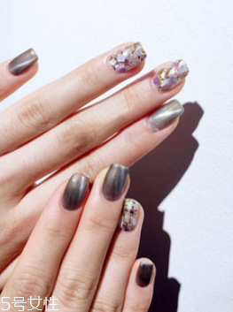 貝殼美甲圖片2022新款式夏天 俏皮又仙氣的4款貝殼指甲 貝殼美甲圖片2022新款式夏天 俏皮又仙氣的4款貝殼指甲