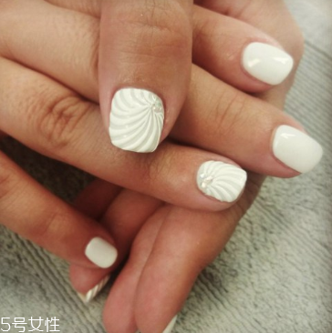 貝殼美甲圖片2022新款式夏天 俏皮又仙氣的4款貝殼指甲 貝殼美甲圖片2022新款式夏天 俏皮又仙氣的4款貝殼指甲