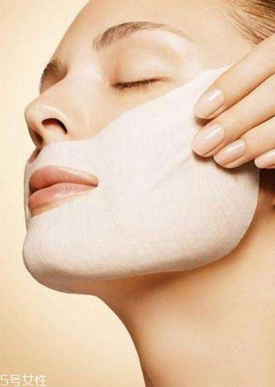 油皮可以不用乳液嗎？油皮只用水不用乳液可以嗎？