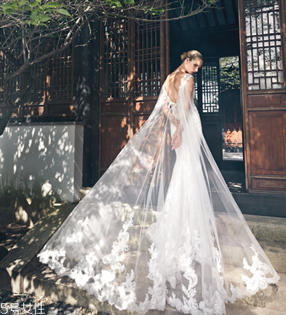 婚紗在哪里買比較好？婚紗應(yīng)該在哪買？