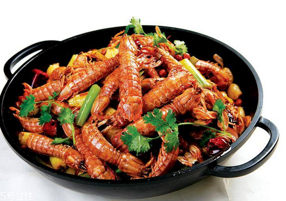 皮皮蝦能和牛肉一起吃嗎？皮皮蝦能和牛肉同吃嗎？