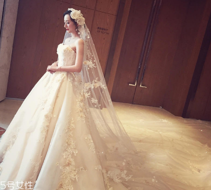 婚紗買(mǎi)回來(lái)要洗嗎？新買(mǎi)的婚紗要洗嗎？