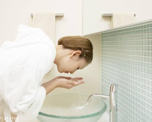 油皮用皂基還是氨基酸？氨基酸和皂基適合人群