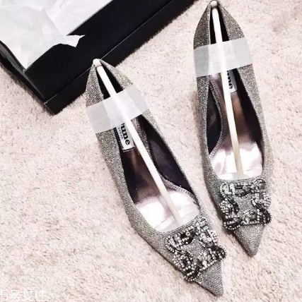 婚鞋可以穿黑色嗎？婚鞋穿黑色好嗎？