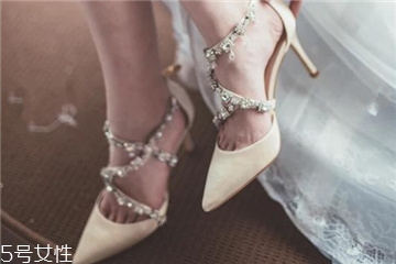 婚鞋能穿回娘家嗎？婚鞋穿回娘家不吉利嗎？