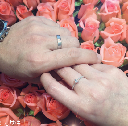 婚戒一般什么時(shí)候買？婚戒提前多長時(shí)間買？