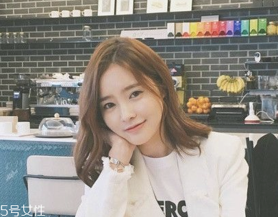 蜜茶棕適合黑皮嗎 蜜茶棕頭發(fā)怎么染 蜜茶棕適合黑皮嗎 蜜茶棕頭發(fā)怎么染