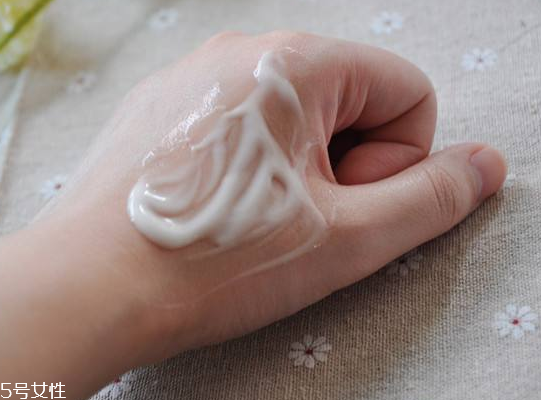 乳液過期了還能用嗎？過期乳液有什么妙用？