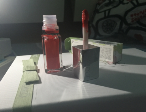 倩碧小方唇釉怎么樣？倩碧唇釉使用心得