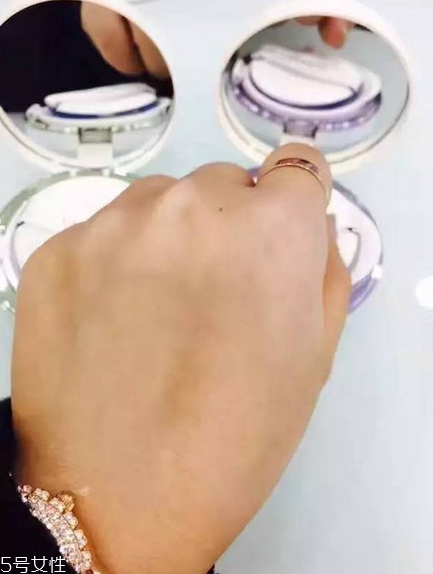 蘭芝氣墊隔離怎么用 蘭芝氣墊隔離使用方法 蘭芝氣墊隔離怎么用 蘭芝氣墊隔離使用方法