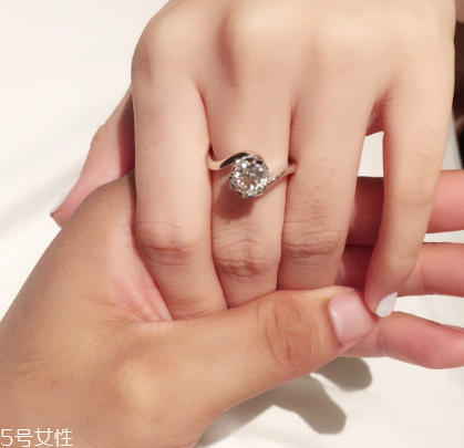 鉆戒可以調(diào)節(jié)大小嗎？鉆戒調(diào)節(jié)大小會有影響嗎？