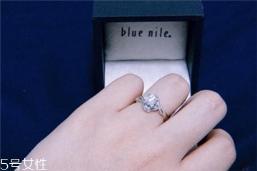 鉆戒可以用酒精洗嗎？鉆戒用酒精洗有影響嗎？