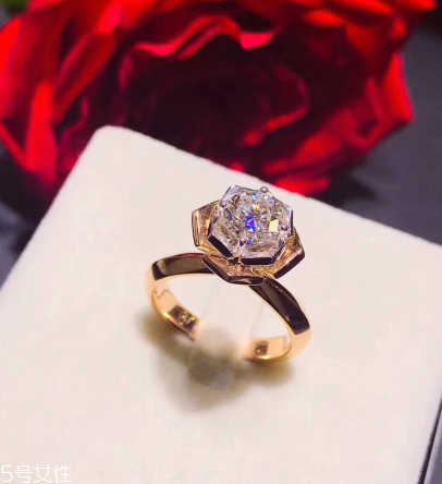 鉆戒可以戴著睡覺嗎？鉆戒睡覺要摘下嗎？