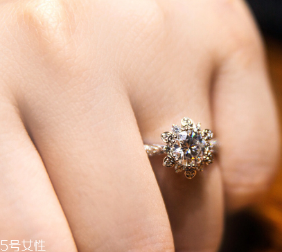 鉆戒會變色嗎？鉆戒變色怎么辦？