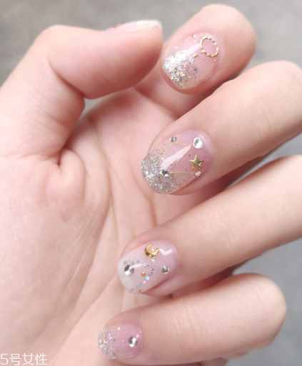 婚紗美甲圖片2022新款式 簡(jiǎn)單優(yōu)雅時(shí)尚7款婚紗美甲 婚紗美甲圖片2022新款式 簡(jiǎn)單優(yōu)雅時(shí)尚7款婚紗美甲