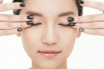 眼霜晚上用好還是白天用好？眼霜最佳使用時(shí)間