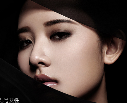 眼霜分年齡嗎？眼霜使用分年齡段嗎？