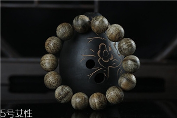 沉香手串是什么味道？沉香手串正品味道是什么樣的？