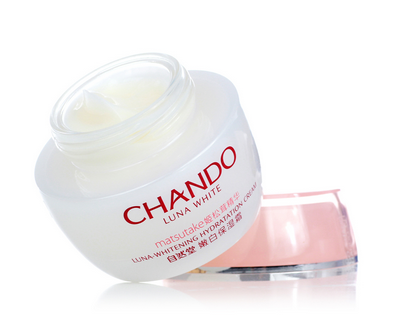 面霜晚上涂睡覺可以嗎？晚上涂面霜對皮膚好嗎？