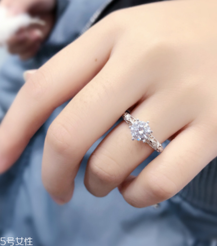 鉆戒為什么會(huì)變黃？鉆戒發(fā)黃的原因