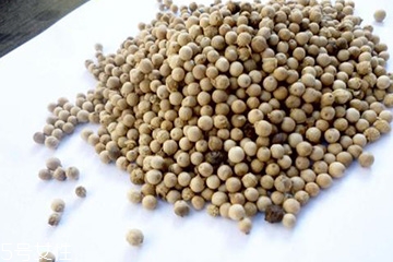 白胡椒能代替黑胡椒嗎？白胡椒的營養(yǎng)價值