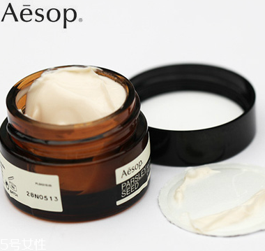 眼霜里的小勺怎么用？眼霜里的勺子如何使用