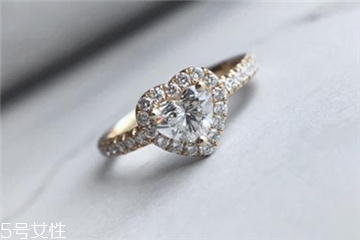 鉆戒為什么白天不閃？鉆戒白天不閃是什么原因？