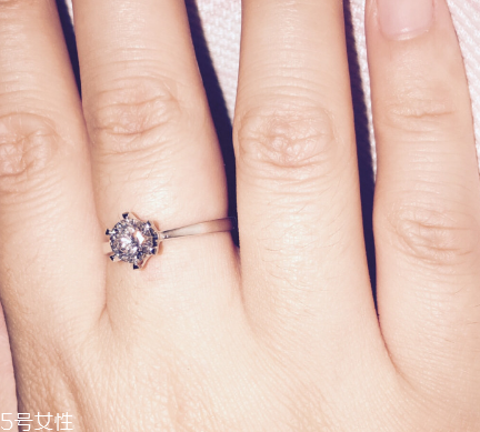鉆戒越大越好嗎？鉆戒是大的更好嗎？