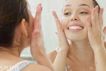 祛痘手術(shù)會留疤痕嗎 祛痘手術(shù)有沒有風(fēng)險 祛痘手術(shù)會留疤痕嗎 祛痘手術(shù)有沒有風(fēng)險