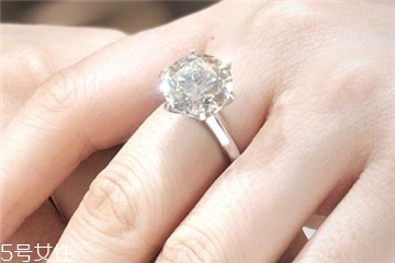 鉆戒是750好還是950好？鉆戒買750還是950好？