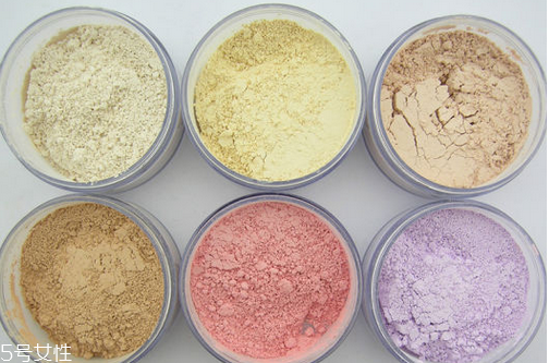 不化妝可以用散粉嗎 什么時(shí)候用散粉 不化妝可以用散粉嗎 什么時(shí)候用散粉