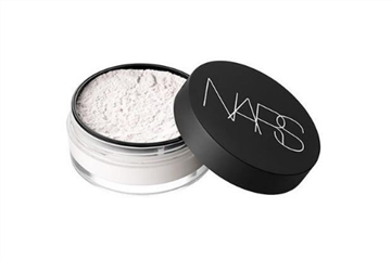 散粉可以直接用嗎 散粉可以直接涂在臉上嗎 散粉可以直接用嗎 散粉可以直接涂在臉上嗎