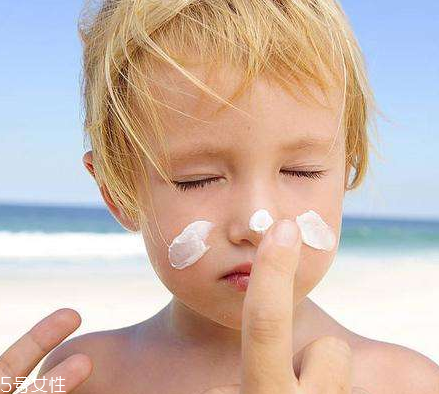 防曬霜要卸妝嗎？防曬霜用了要不要卸妝？
