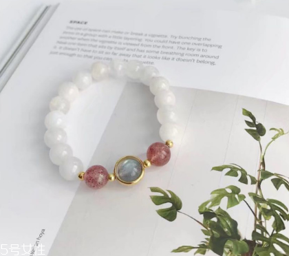 月光石手鏈?zhǔn)裁磧r位？月光石手鏈正品價格