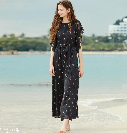 夏天穿什么連體褲好看？夏天適合穿什么連體褲？