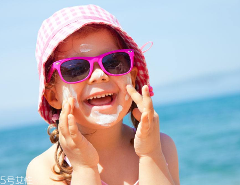 防曬霜進(jìn)眼睛了怎么辦？防曬霜進(jìn)眼睛了如何處理？