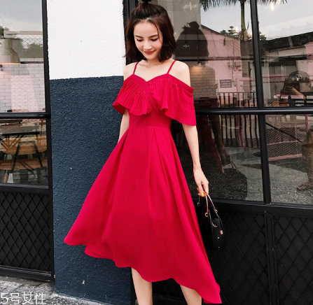 夏天穿什么顏色連衣裙好？夏天適合什么顏色連衣裙？