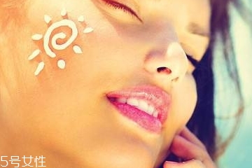 防曬霜兩年了還能用嗎？防曬霜可以用兩年嗎？